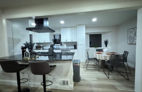 Buckner Terrace - Everglade Park Casa | Spacious 4-bedroom house in charming Dallas with AC, WiFi