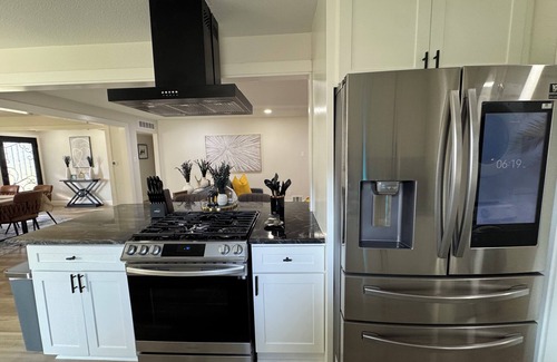 Buckner Terrace - Everglade Park Casa | Spacious 4-bedroom house in charming Dallas with AC, WiFi