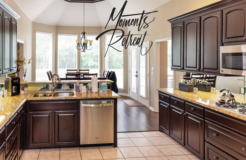 Lake Dallas Casa | Spacious 4-bedroom house on 3 Acres in fabulous Lake Dallas with AC & WiFi