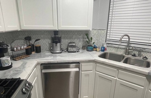 Fresno Casa | Spacious 4-bedroom house with AC and WiFi in lovely Fresno