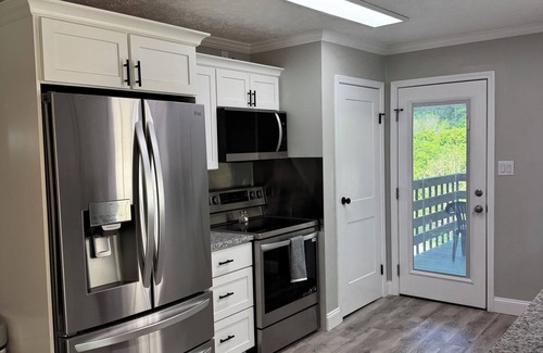 Mc Carr Casa | Spacious 4-bedroom house with all the extra amenities you’re looking for!