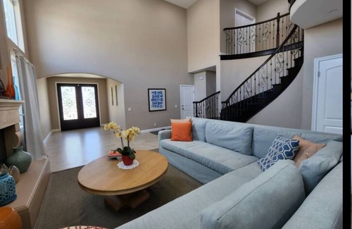Silver Strand Casa | Spacious 4-bedroom house in Oxnard,CA BEACHSIDE BEACHFRONT