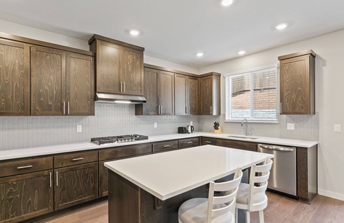 Bull Mountain Casa | Spacious 4-bedroom house with WiFi and AC in nice Tigard #42375