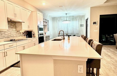 Gateway Casa | Spacious 4-bedroom pool house in Fort Myers with Resort Style Amenities
