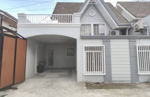 Angeles City Casa | Spacious 4-bedroom house in charming Angeles City with WiFi, AC