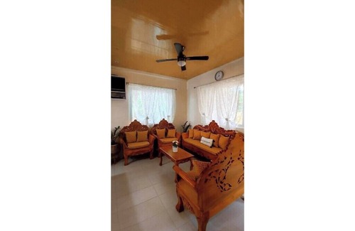 Polillo Complejo | Spacious 4-bedroom resort with fitness room, WiFi in awesome Polillo