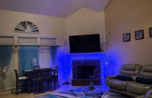 Barker Casa | Spacious 4-bedroom shared house in marvelous Houston with AC, WiFi
