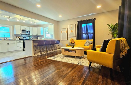 Crown Point Casa | Spacious 4-bedroom 2-bathroom house in charming Crown Point