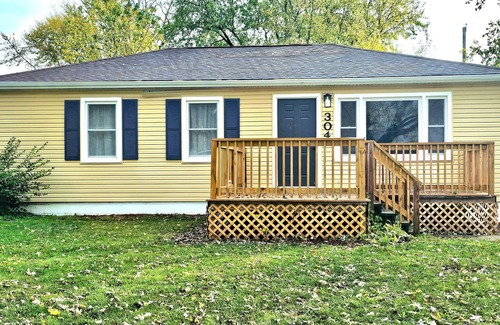 Crown Point Casa | Spacious 4-bedroom 2-bathroom house in charming Crown Point