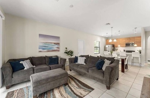 Haines City Casa | Spacious 4-bedroom house with WiFi, private pool, in the beautiful Haines City