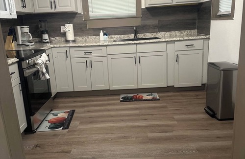 Jacksonville Casa | Spacious 4-bedroom house in amazing Jacksonville with WiFi, AC