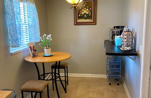 Westside Casa | Spacious 4-bedroom house in welcoming Jacksonville with AC, WiFi