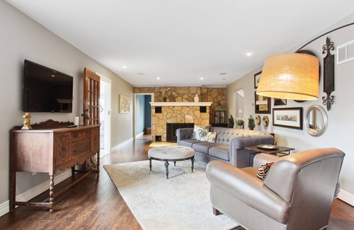 South Kansas City Casa | Spacious 4 bedroom home on 10 acres!