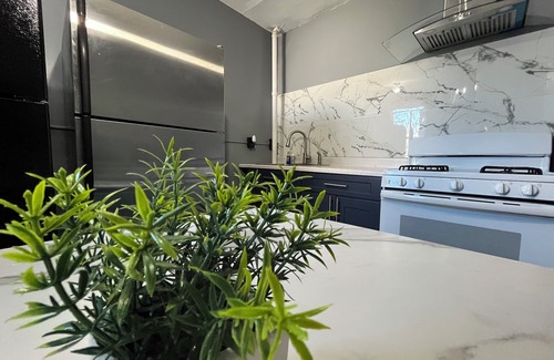 Spruce Hill Apartamento | Spacious 4-bedroom unit with WiFi, AC near UPenn in university city Philadelphia