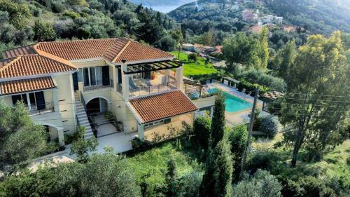 Termenades Villa | Spacious 4-Bedroom Villa with Private Pool and Stunning Sunset Views, 3 Minutes from the Beach