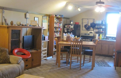 Syracuse Casa | Spacious 4-bedroom with WiFi Centrally Located in Syracuse Close to Everything
