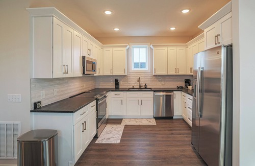Cleveland Casa | Spacious 4 BR, 3BA Home Near Case Western, University Circle & Cleveland Clinic