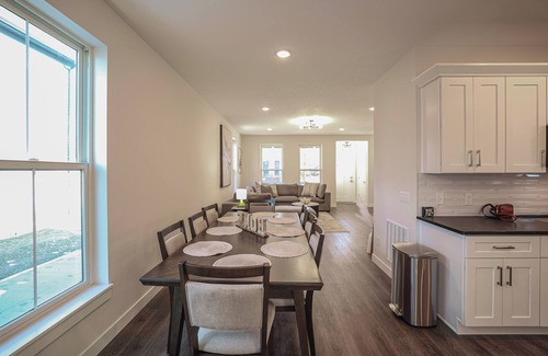 Cleveland Casa | Spacious 4 BR, 3BA Home Near Case Western, University Circle & Cleveland Clinic