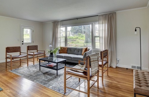 Aksarben - Elmwood Park Casa | Spacious 4 BR Home in Heart of Central Omaha