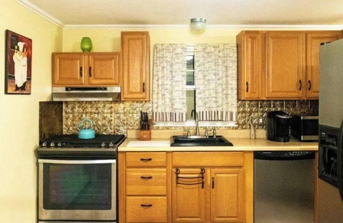 Buzzards Bay Casa | Spacious 4 BR Retreat near Water Wizz, Pond & Beaches - Perfect Family Getaway!