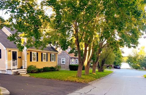 Buzzards Bay Casa | Spacious 4 BR Retreat near Water Wizz, Pond & Beaches - Perfect Family Getaway!