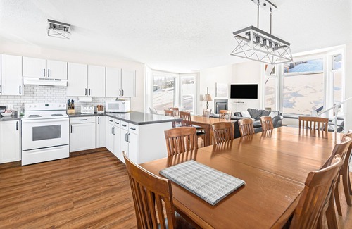 Silver Star Mountain Condominio | Spacious 4-Level Suite w/ Fireplace & Flexible Sleeping for 17