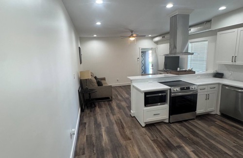 Wharton Apartamento | Spacious 4-plex apartment in tranquil Wharton with AC, WiFi, and Security System