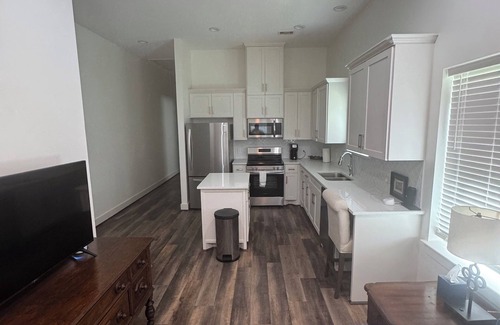 Wharton Apartamento | Spacious 4-plex apartment in tranquil Wharton with AC, WiFi, and Security System