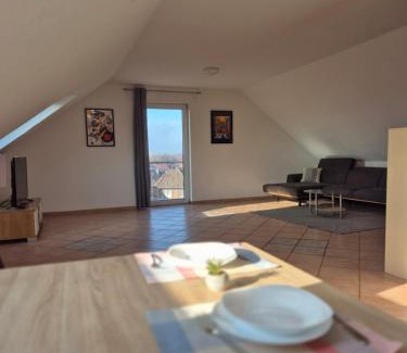 Schwanewede Apartamento | Spacious 4-Room Apartment Ideal for Families and Business Trips in a Quiet Area
