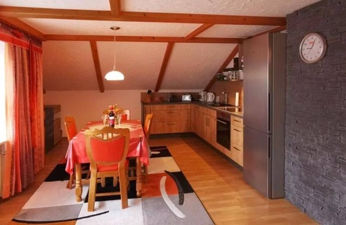 Gleissenberg Apartamento | Amplio apartamento de 4 estrellas (75 m2) para hasta tres personas con balcón