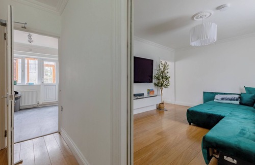 Leyton Casa | Spacious 4BD Home with Large Garden, East London