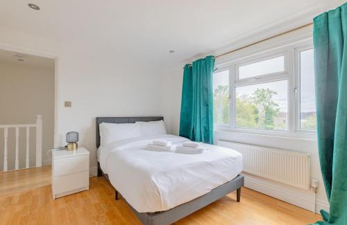 Leyton Casa | Spacious 4BD Home with Large Garden East London