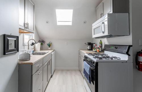 Constable Hook Apartamento | Spacious 4BR 1BA Duplex Apartment Near NYC
