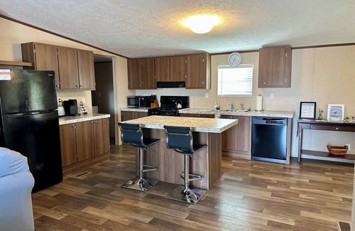 Elephant Butte Casa | Spacious 4BR, 2BA Close to Elephant Butte Lake, and the Golf Course!