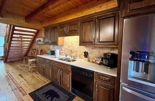 Spencer Cabina | Acogedor Amplio Chalet de 4 dormitorios situado a 2 millas de Fall Creek Falls