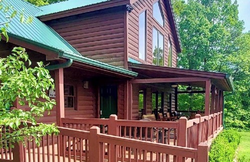 Spencer Cabina | Acogedor Amplio Chalet de 4 dormitorios situado a 2 millas de Fall Creek Falls
