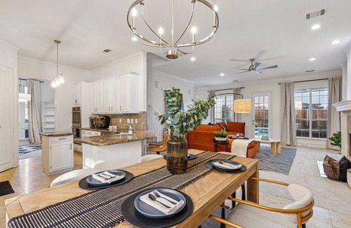 Plano Casa | Spacious 4BR/4.5BA, Pool & Heated Spa, Close Proximity to Dining, Shopping & Fun