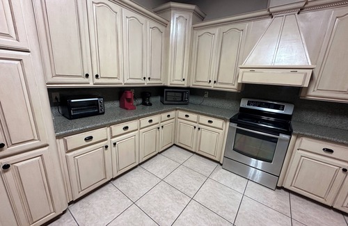 Mission Casa | Spacious 4BR and 5RR Spanish Hacienda with Private Pool