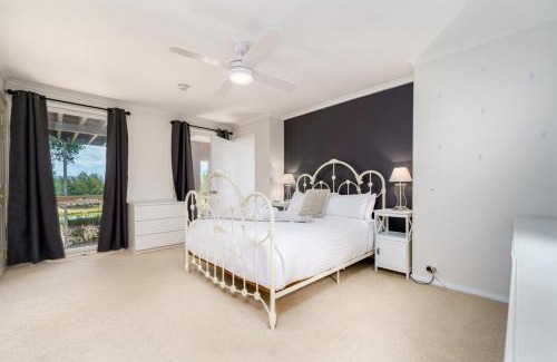 Fadden Casa | Spacious 4BR Comfort and Convenience in Fadden - Hosted by Canstay