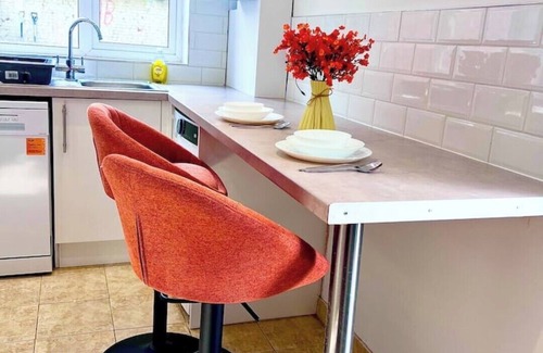 Lee Green Casa | Spacious 4BR Duplex-12min to London Bridge|Parking