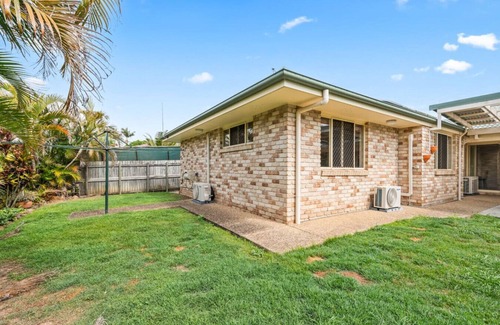Capalaba Apartamento | Spacious 4BR Family Home in Capalaba | Local Charm