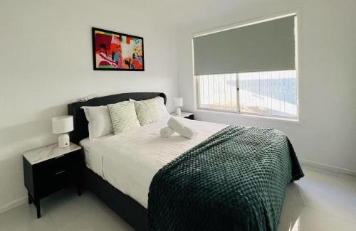 Sunnybank Casa | Spacious 4BR Family Home Prime Sunnybank Location