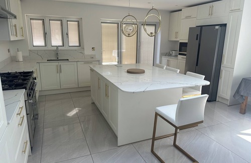 Stonecot Casa | Spacious 4BR Home Garden & Office Space