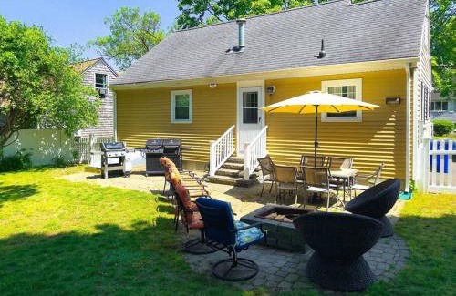 Buzzards Bay Casa | Spacious 4BR Home near Water Park, Pond & Beaches