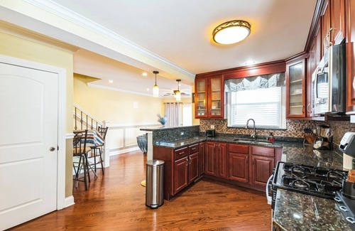 Belmont Cragin Casa | Spacious 4BR Home. Your Cozy Home Away from Home