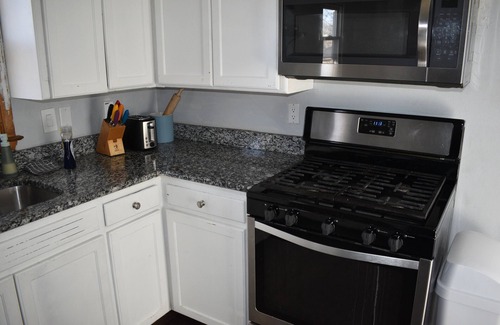 Lovington Casa | Spacious 4br house sleeps 10 w/ game room & gym