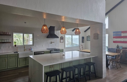 The Dunes Casa | Spacious 4BR Lakeview Getaway, Gourmet Kitchen + Family-Friendly Fun