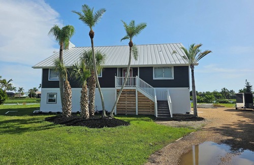 The Dunes Casa | Spacious 4BR Lakeview Getaway, Gourmet Kitchen + Family-Friendly Fun