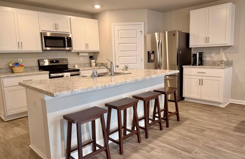 Foley Casa | Spacious 4BR Retreat Near Gulf Shores & OWA – Perfect for Families & Groups!