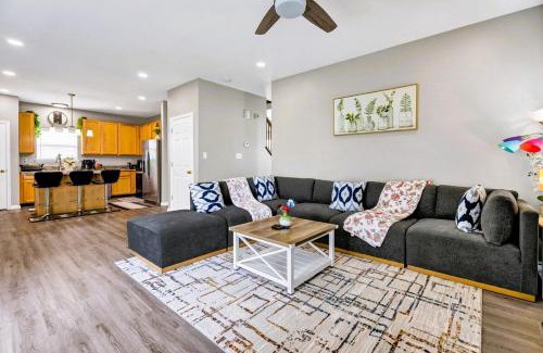 St. Louis Casa | Spacious 4BR Retreat Near Tower Grove, SLU and Attractions!